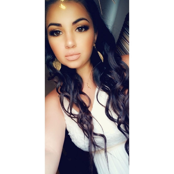 Meet your Posher, Lucero - Picture 1 of 1